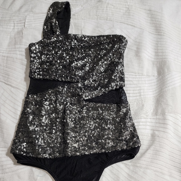 Top - Picture 3 of 4